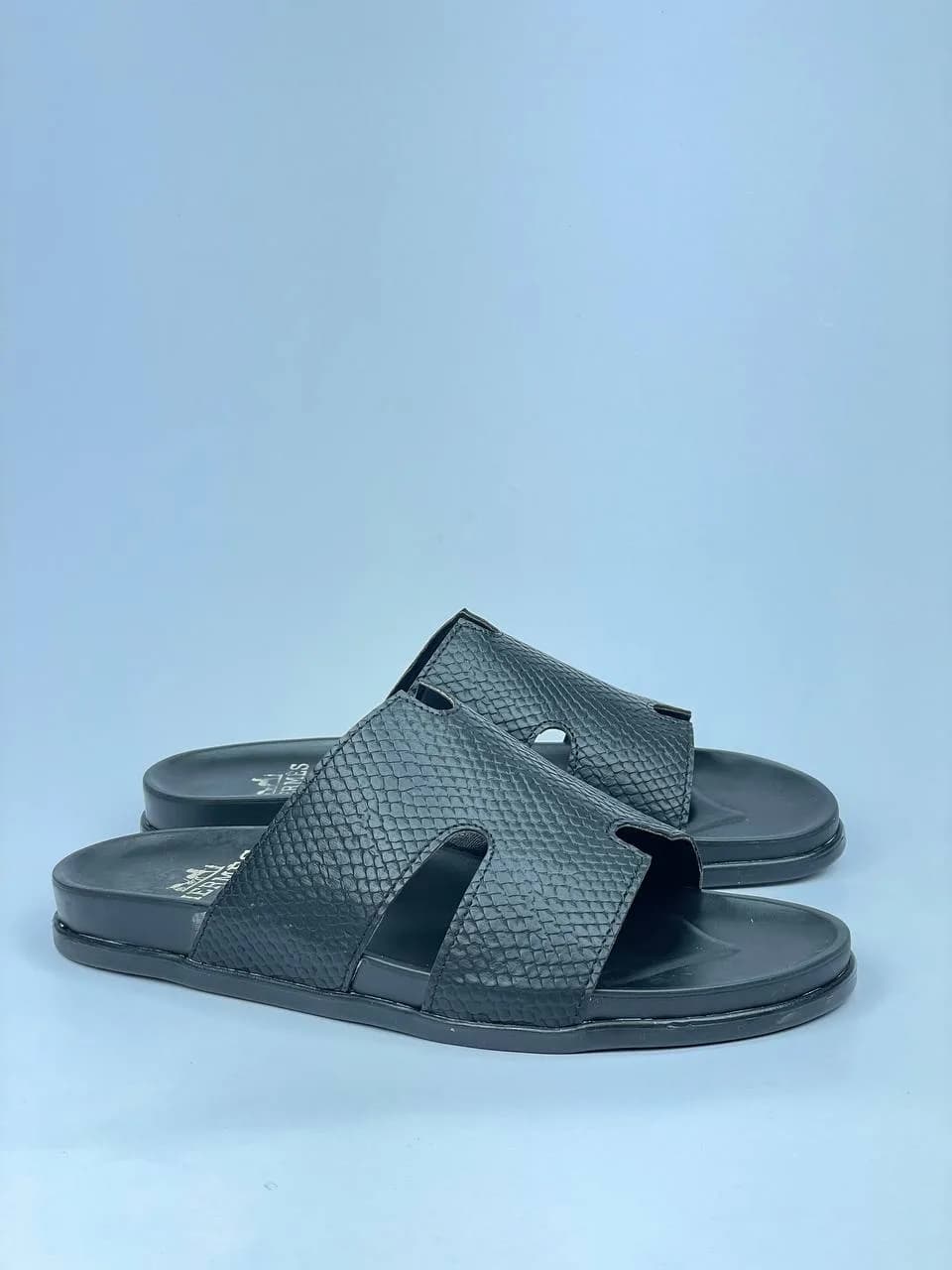 کد 365 اسلیپر صندل HERMES هرمس ماری مشکی — تصویر ۴