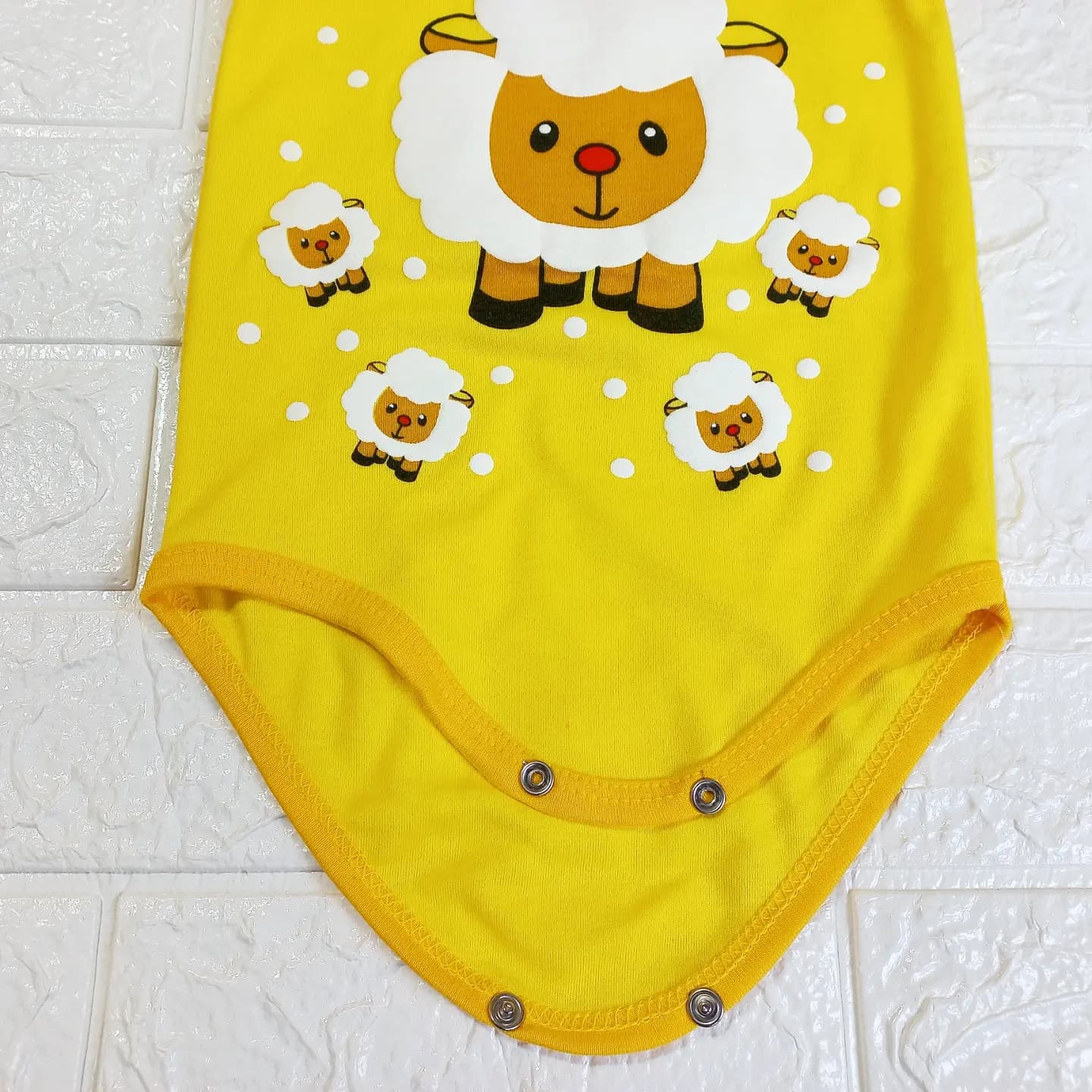 بادی رکابی زرد طرح گوسفند سایز 4،5،6 کد 2091 — تصویر ۲