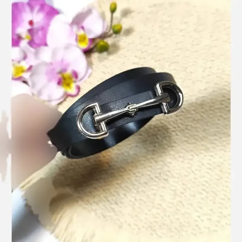 کمربند زنانه مینیمال مشکی با سگک نقره ای طول 105 سانت عرض 2 سانت — تصویر ۳