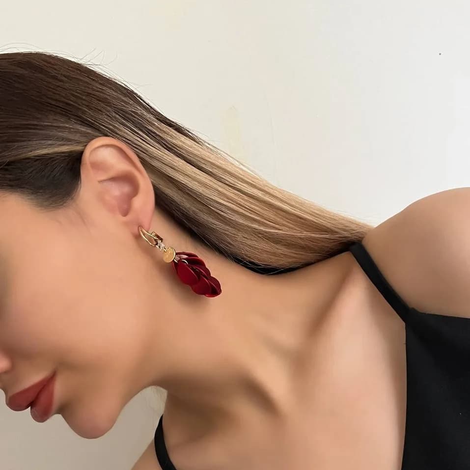 گوشواره زنانه طرح مینیمال یونیک آبکاری نقره ضد حساسیت رنگ ثابت کد zmc — تصویر ۲