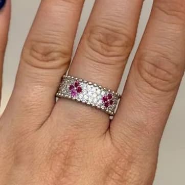 انگشتر زنانه طرح ونکلیف Vancleef نگین کاری شده رنگ نقره ای آبکاری نقره رنگ ثابت فری سایز Freesize کد zgy