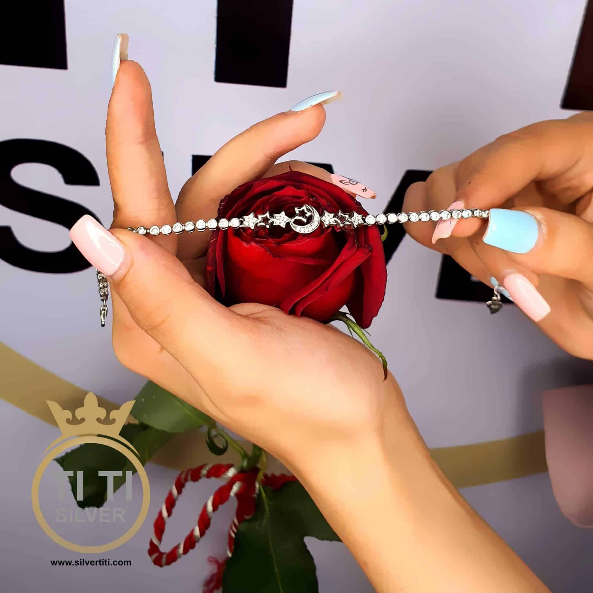 دستبند نقره ماه و ستاره ۱۳۸۰ — تصویر ۲