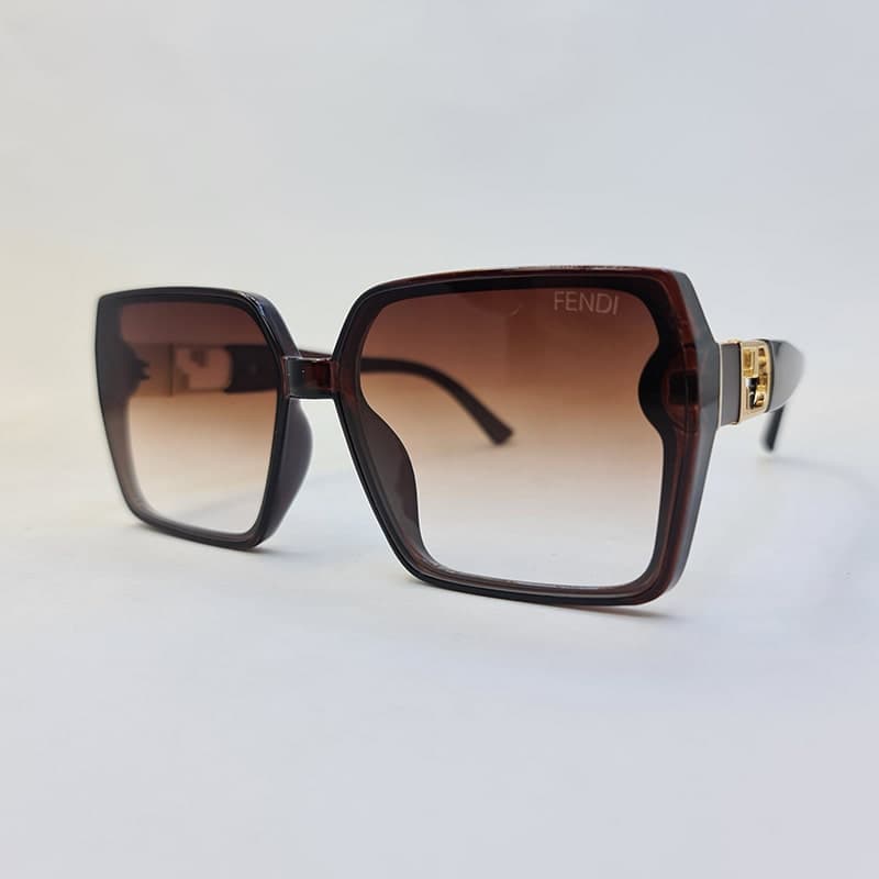 عینک آفتابی مربعی شکل Fendi با فریم قهوه ای و لنز قهوه ای سایه روشن مدل 6063 — تصویر ۲