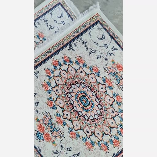 فرشینه مخمل ترک طرح کلاسیک تبریز رنگ کرم روشن کد R180 — تصویر ۷