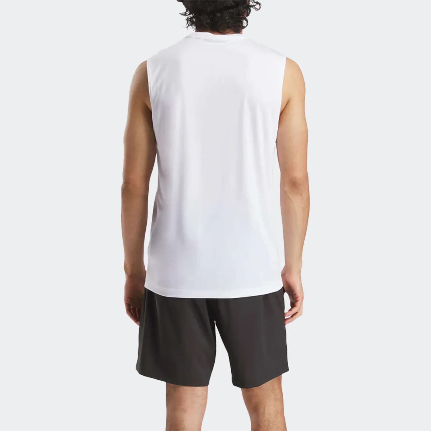 کاور مردانه ریباک مدل Men’s Sleeveless Tech Training T-Shirt — تصویر ۳