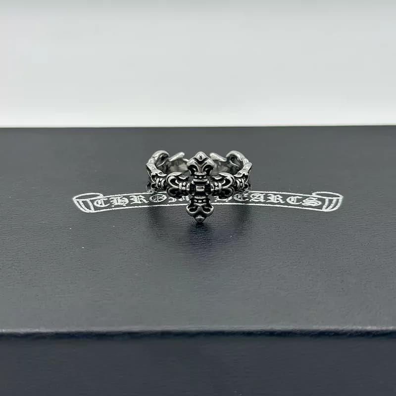 انگشتر کروم هارتز کد 2 (Chrome Hearts)