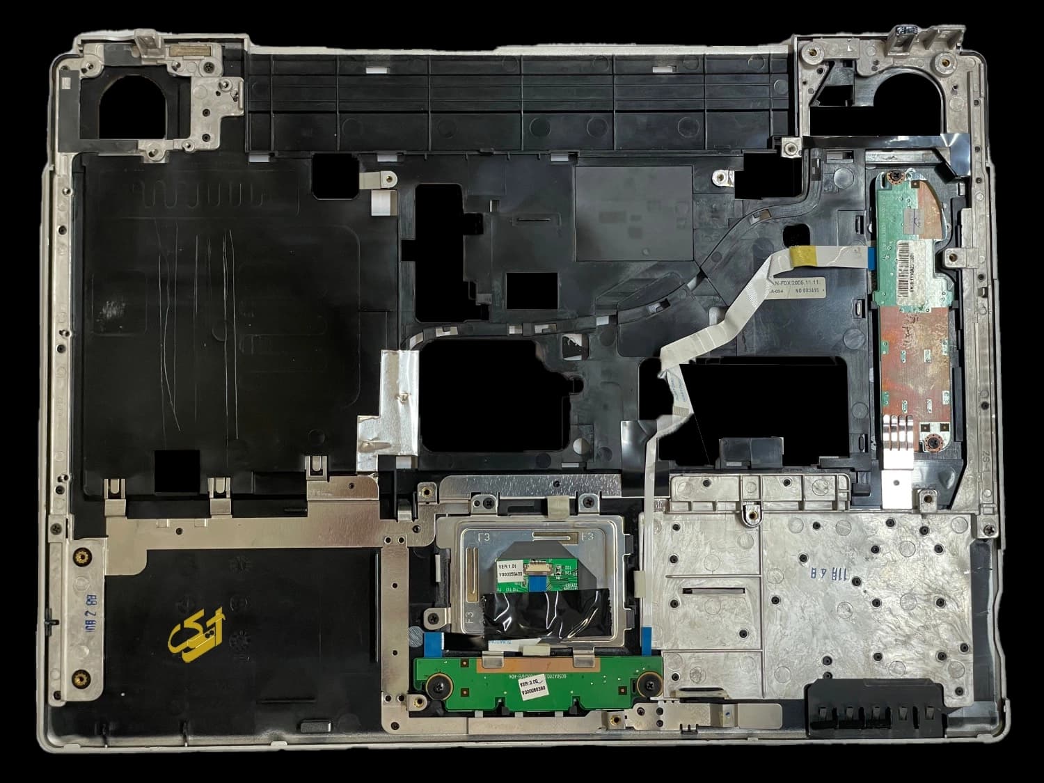 قاب دور کیبرد به همراه تاچ پد لپ تاپ توشیبا مدل FRAME C + TOUCHPAD TOSHIBA SATELLITE M45 — تصویر ۲
