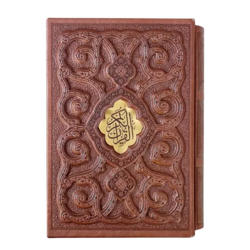 قرآن جیبی گلاسه چرم قابدار کشویی برجسته طرح پروانه با پلاک وسط کد 120870 — تصویر ۲