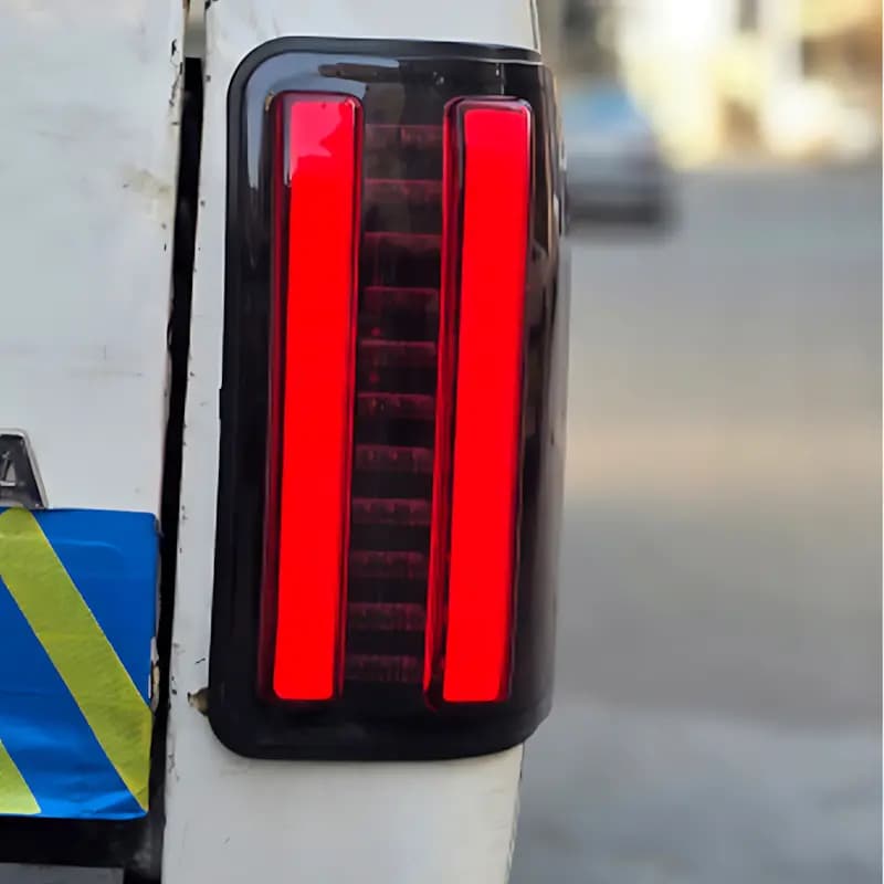 چراغ خطر عقب اسپرت نیسان وانت طرح T9 برند انجیکو (NGco) — تصویر ۳
