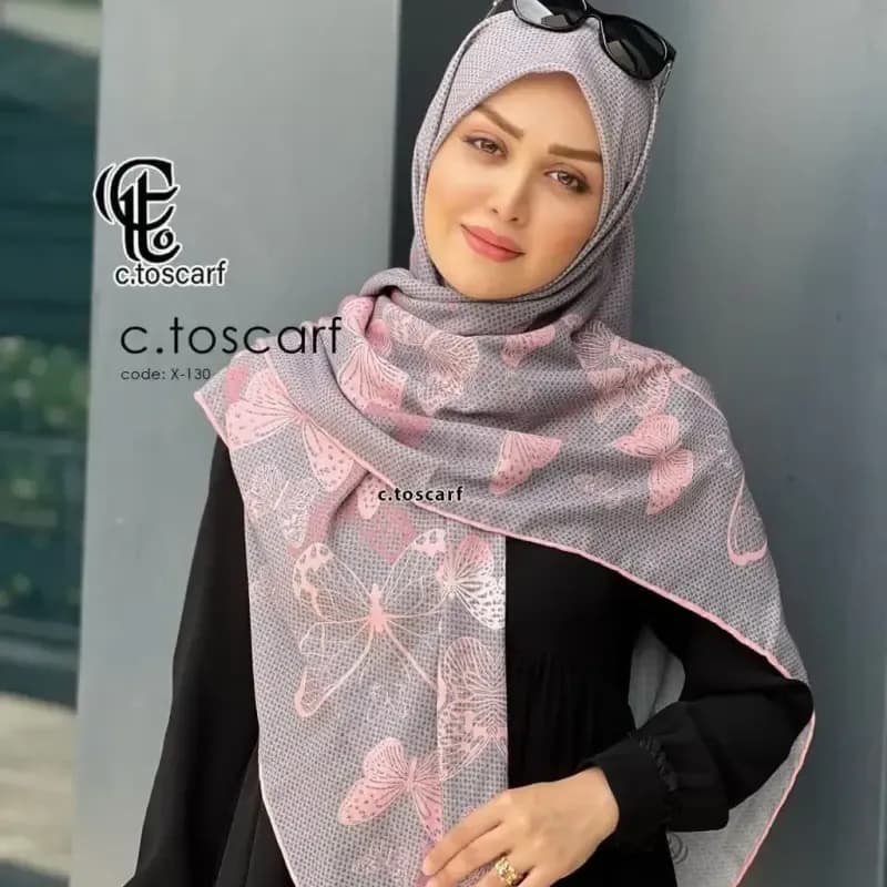 روسری نخ کاستوم طرح پروانه خال خالی طوسی صورتی قواره بزرگ 140 سانتیمتر — تصویر ۱۱