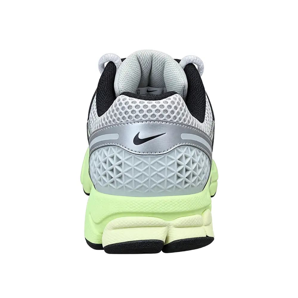 کفش رانینگ نایک nike zoom vomero مدل IM3376-007 — تصویر ۴