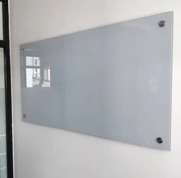 تخته وایت برد عکسنگ مدل شیشه ای AXANG-LACOBEL-12080 سایز 120×80 سانتی متر — تصویر ۳