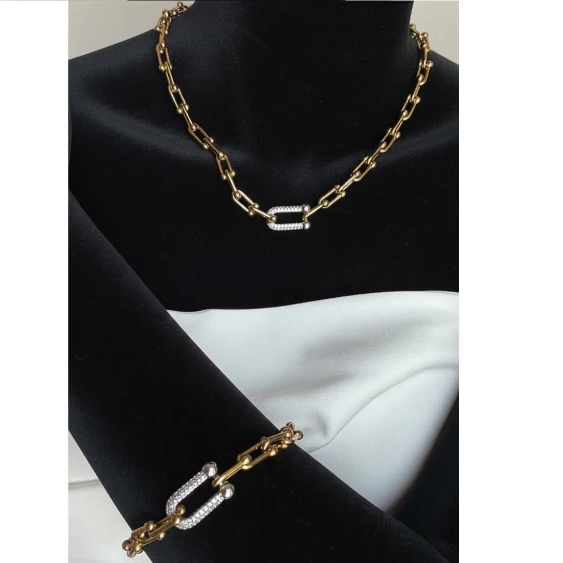 نیم ست گردنبند و دستبند زنانه طرح تیفانی Tiffany نگین کاری شده در دو رنگ طلایی و نقره ای مناسب روزمره و مهمانی آبکاری درجه یک نقره و رادیوم ضد حساسیت و رنگ ثابت کد zgc — تصویر ۲