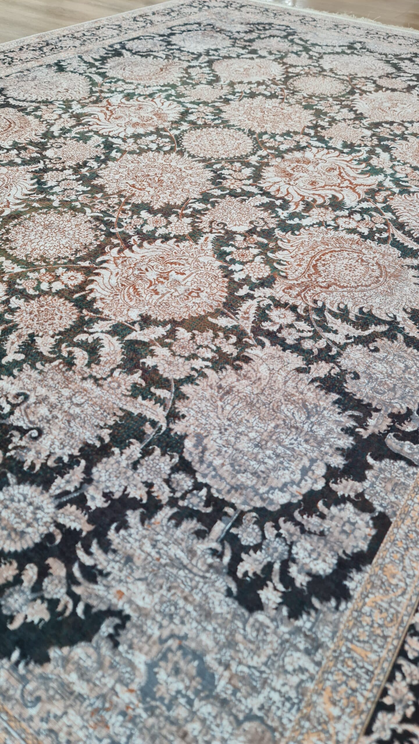 فرشینه طرح افشان کلاسیک | مناسب پذیرایی رسمی | ضد لغزش کد L421 — تصویر ۳