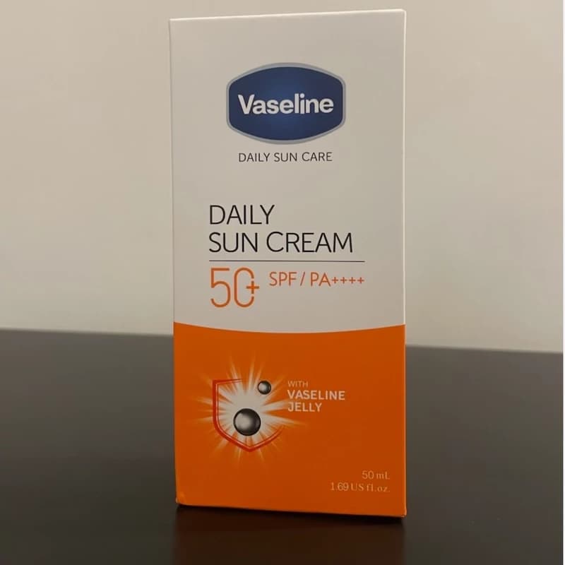 کرم ضد آفتاب آبرسان دیلی سان SPF 50 حجم ۵۰ میلی وازلین کد 1740 — تصویر ۳