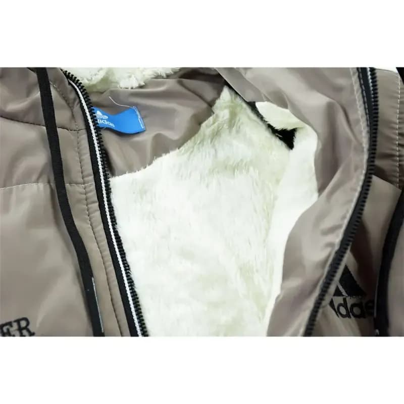 کاپشن پسرانه ADIDAS شمعی رنگ خاکی مناسب پاییز و زمستان — تصویر ۴