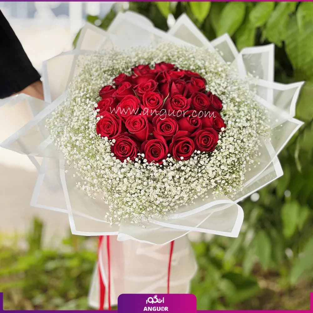 دسته گل رز قرمز و ژیپسوفیلا