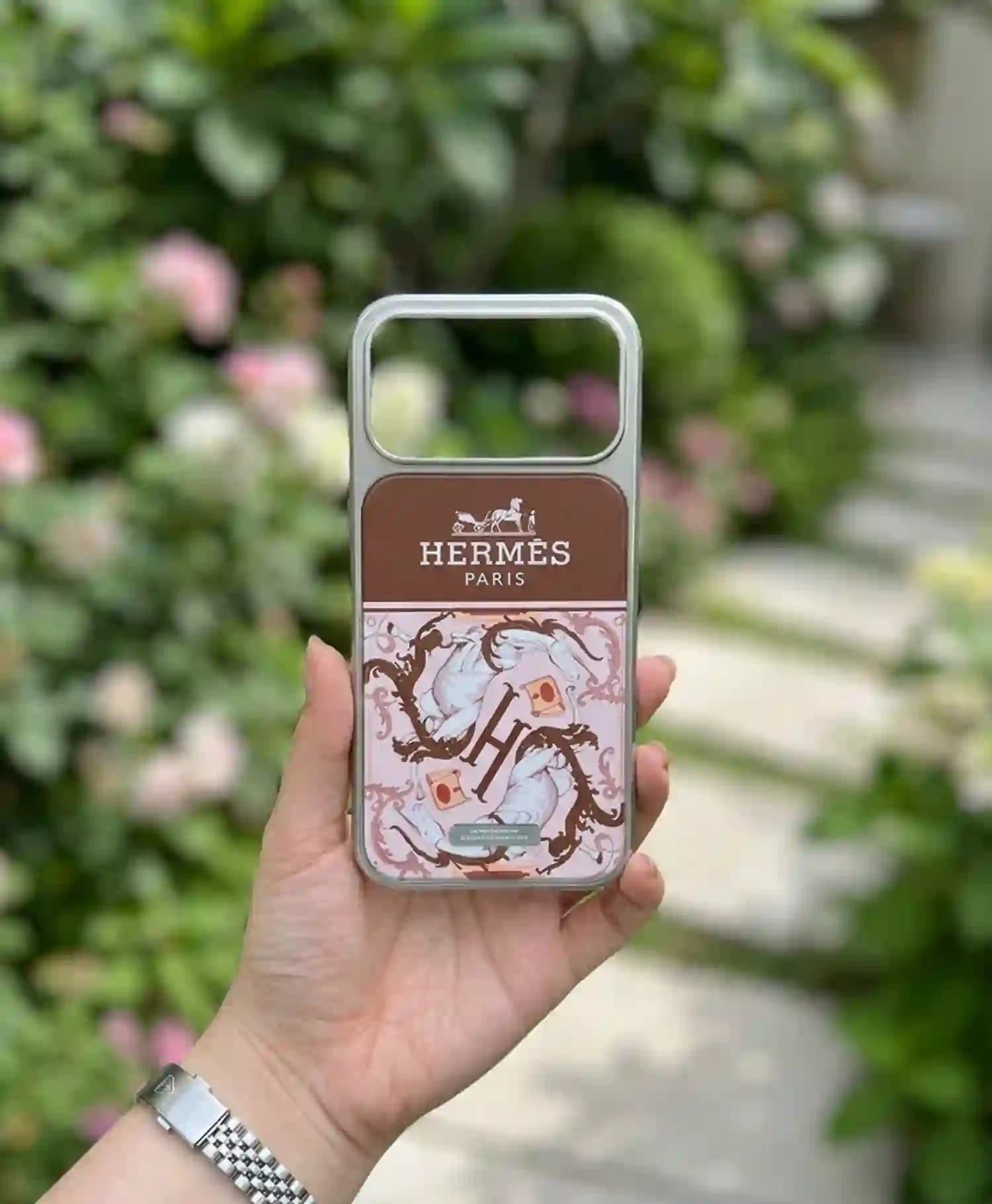 قاب طرح دار فانتزی Hermes گوشی آیفون Iphone 17 Pro Max — تصویر ۳