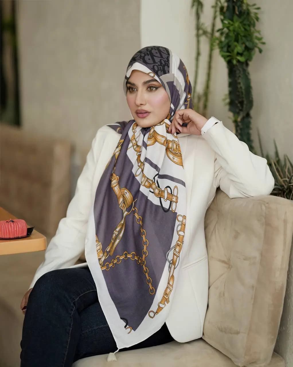 روسری نخی سیااسکارف منگوله دار پاییزه سایز 135 کد 501 — تصویر ۶