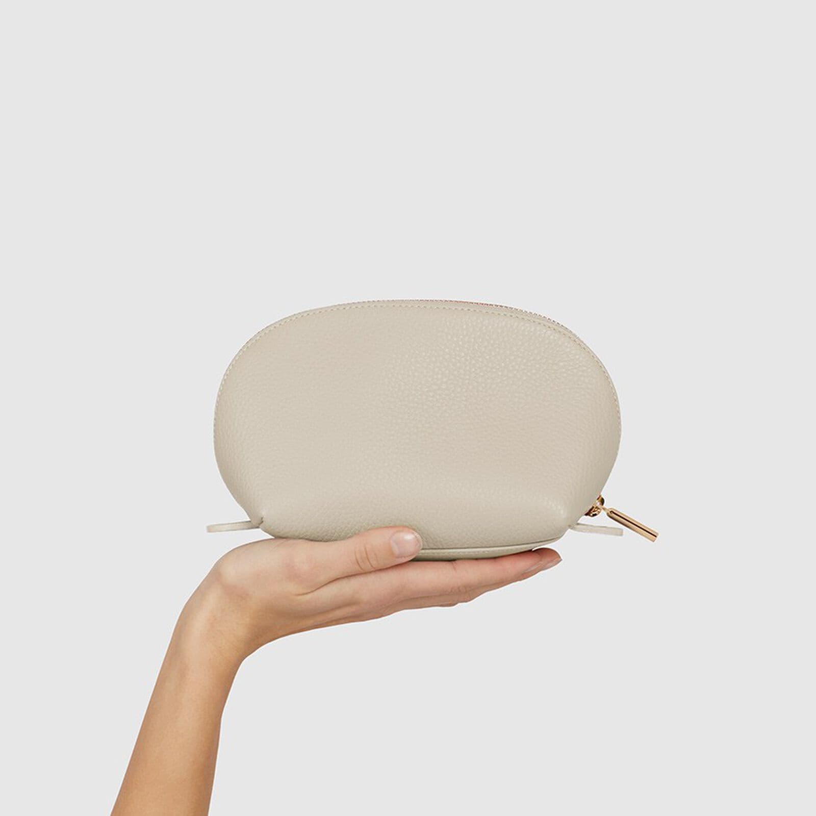 کیف آرایشی زنانه چرم طبیعی مدل Makeup Bag 26 | سیلوا چرم — تصویر ۸