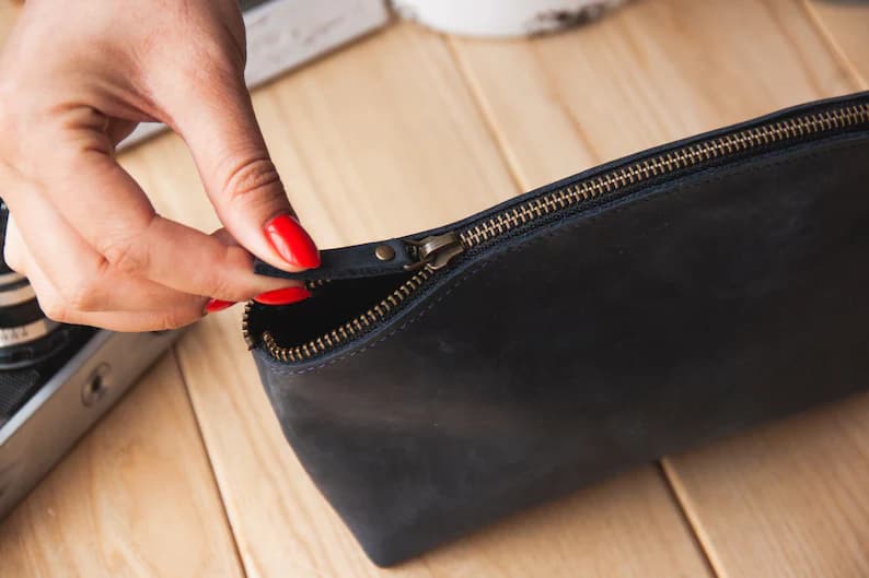 کیف آرایشی زنانه چرم طبیعی مدل Makeup Bag 10 | سیلوا چرم — تصویر ۳