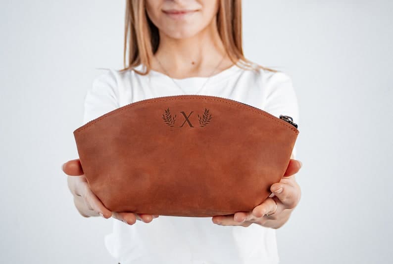 کیف آرایشی زنانه چرم طبیعی مدل Makeup Bag 01 | سیلوا چرم — تصویر ۲