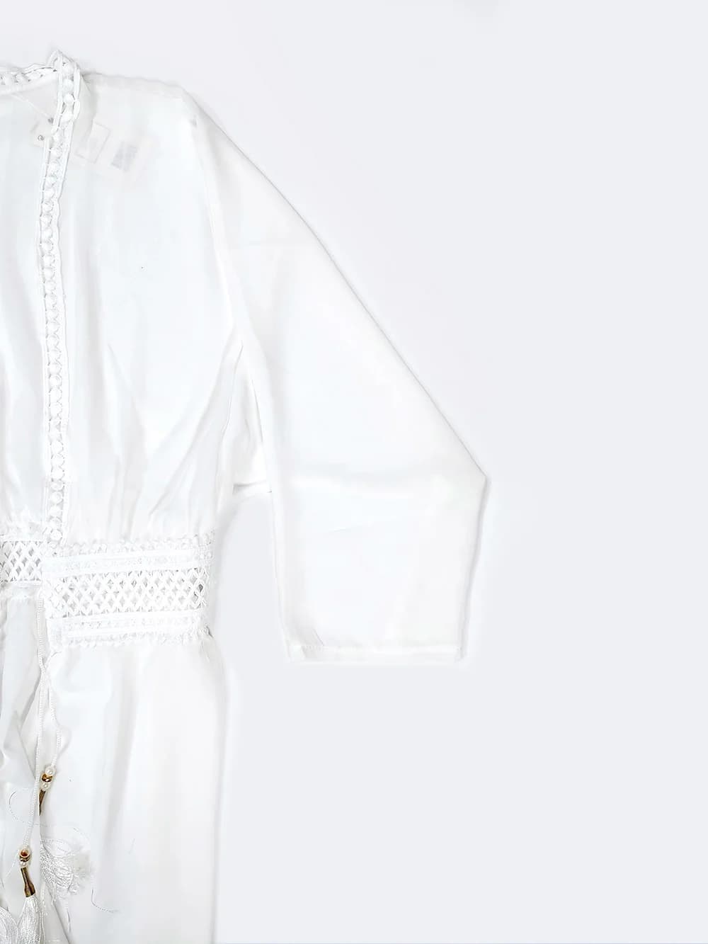 رومایو بلند شیک زنانه حریر به رنگ سفید برند H & M با بند دور کمر شیک و آستین کوتاه — تصویر ۵