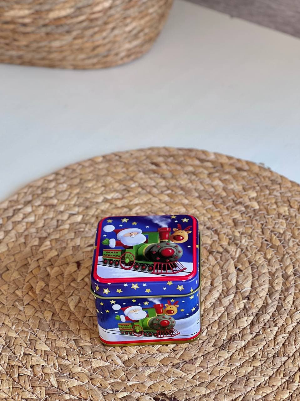 قوطی فلزی مربع طرح کریسمسی برجسته کد 18-413 — تصویر ۸