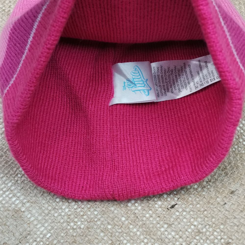 کلاه بافت دخترانه برند دیزنی طرح دخترک صورتی رنگ – 4 تا 6 سال — تصویر ۴