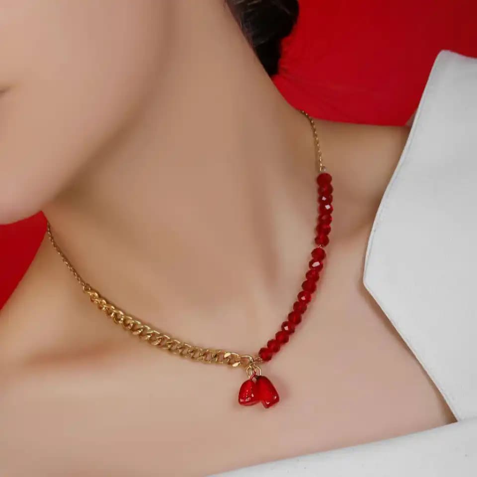 گردنبند زنانه طرح نصف جواهری و نصف کارتیر با آویز دانه انار آبکاری درجه یک نقره ضد حساسیت رنگ ثابت کد ztj
