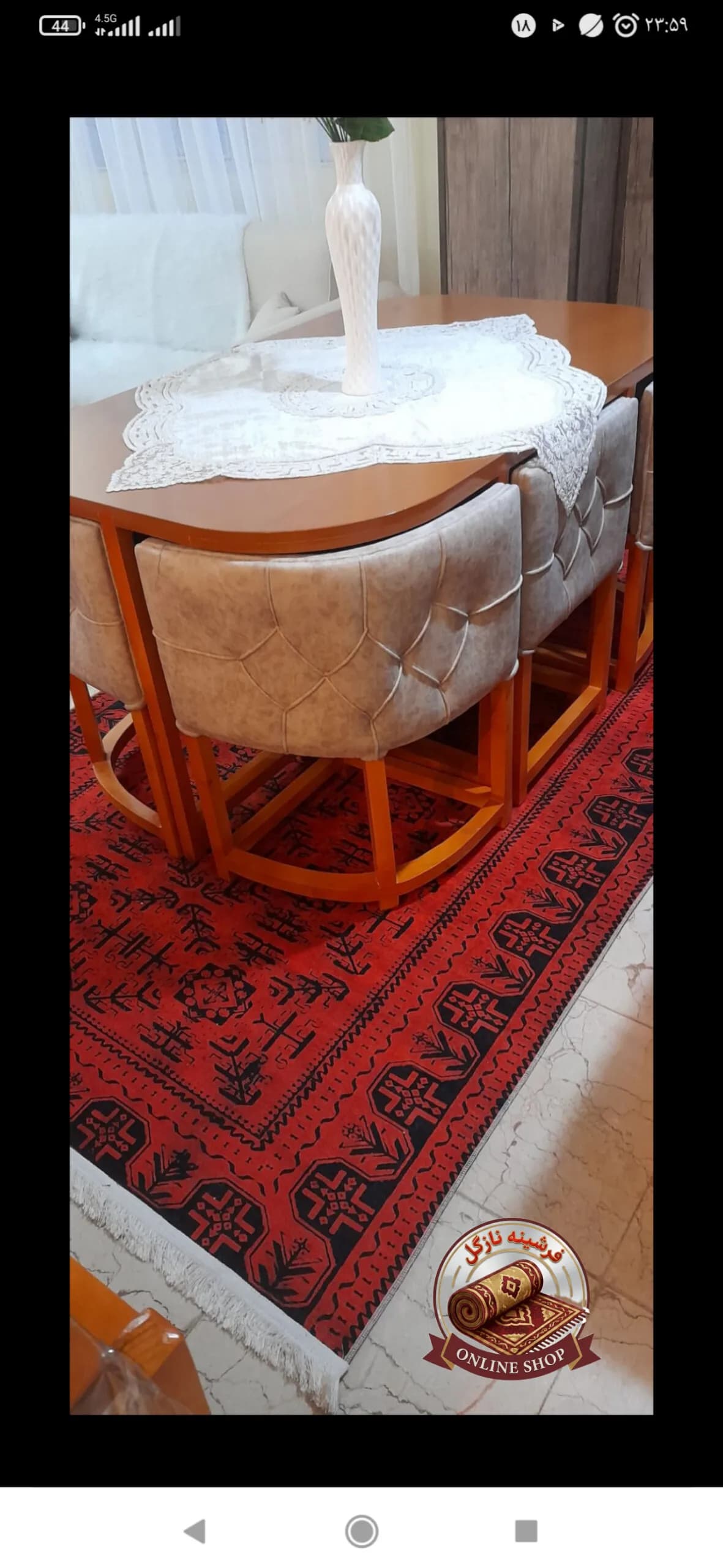 فرشینه قرمز مشکی u452 با طرح سنتی و هندسی، بافت مخملی مدرن استپدار، قابل سفارش در ابعاد دلخواه — تصویر ۴
