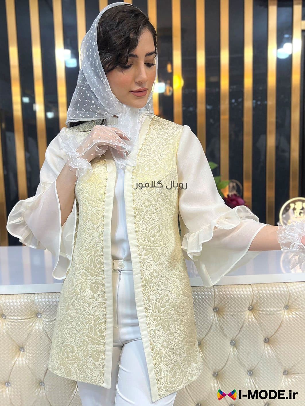 مانتو ژاکارد طلایی جدید مدل جلوه مانتو مجلسی جدید زنانه جذاب — تصویر ۳