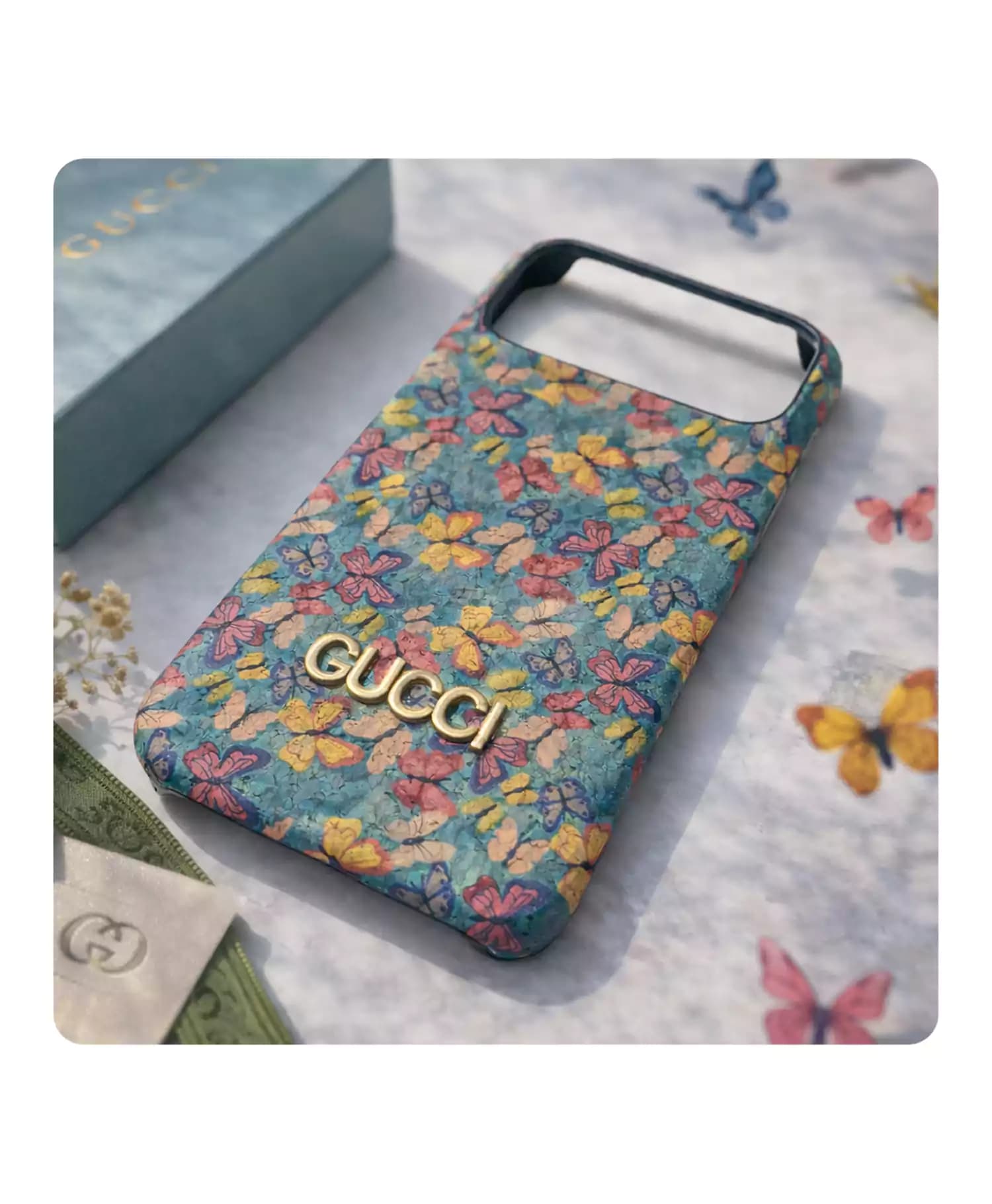 قاب فانتزی طرح Gucci مدل Iphone 17 Pro Max — تصویر ۴