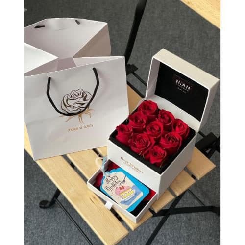 باکس گل رز تولد برای همکار اقا 6089