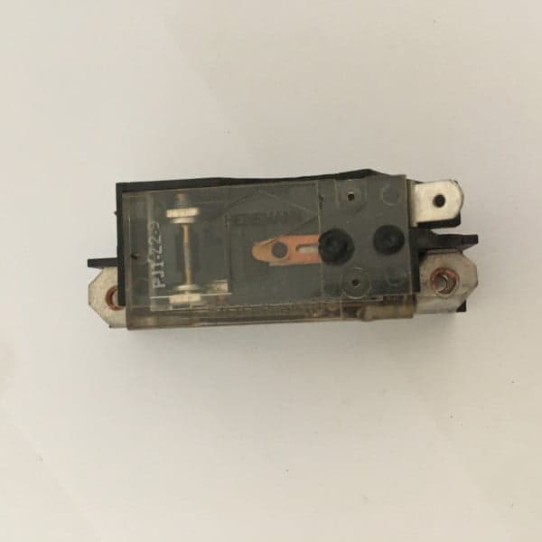 رله اضافه بار 240 ولت (HEINEMANN PJ1-C157-XXA-A 240V 38.7A TRIP 1N.C. OVERLOAD RELAY BREAKER) — تصویر ۲