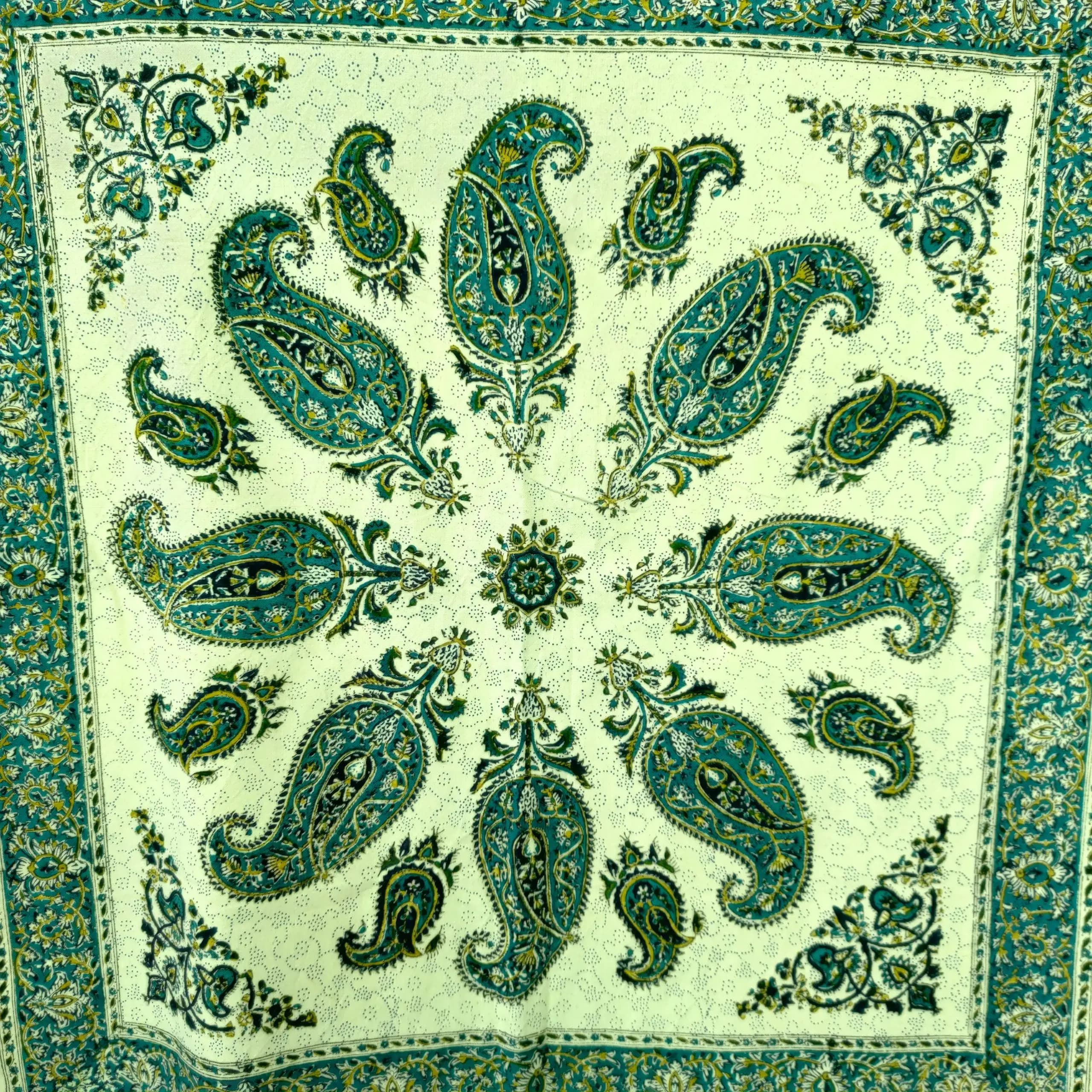 پارچه قلمکاری 1 در 1 طرح بت جقه آبی — تصویر ۴