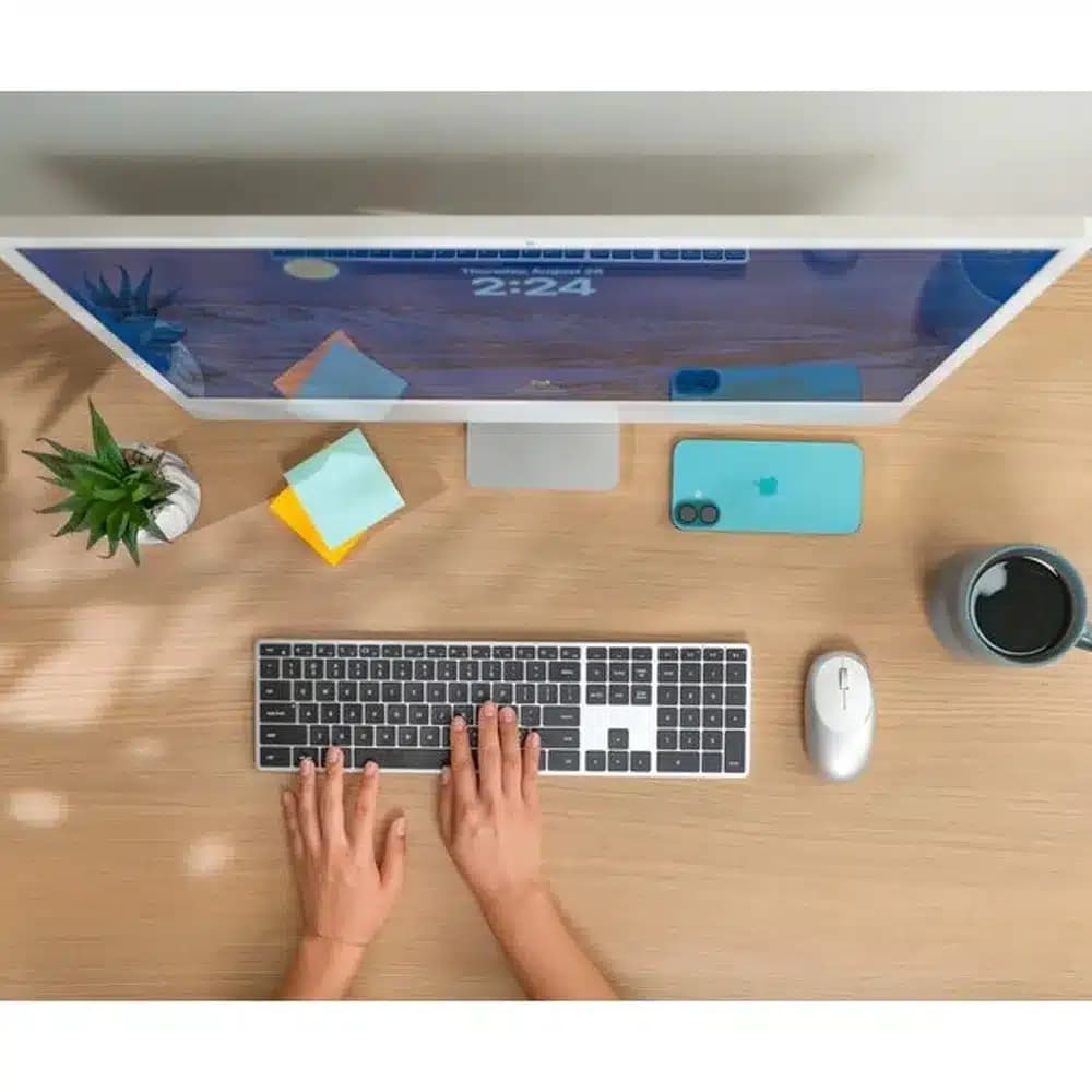 کیبورد بیسیم ساتچی مدل Satechi Ultra Slim Backlit X3 Bluetooth Keyboard رنگ نوک مدادی — تصویر ۴