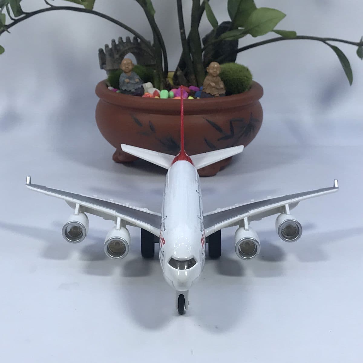 هواپیمای بازی مدل موزیکال چراغدار طرح ایرباس A380 — تصویر ۸