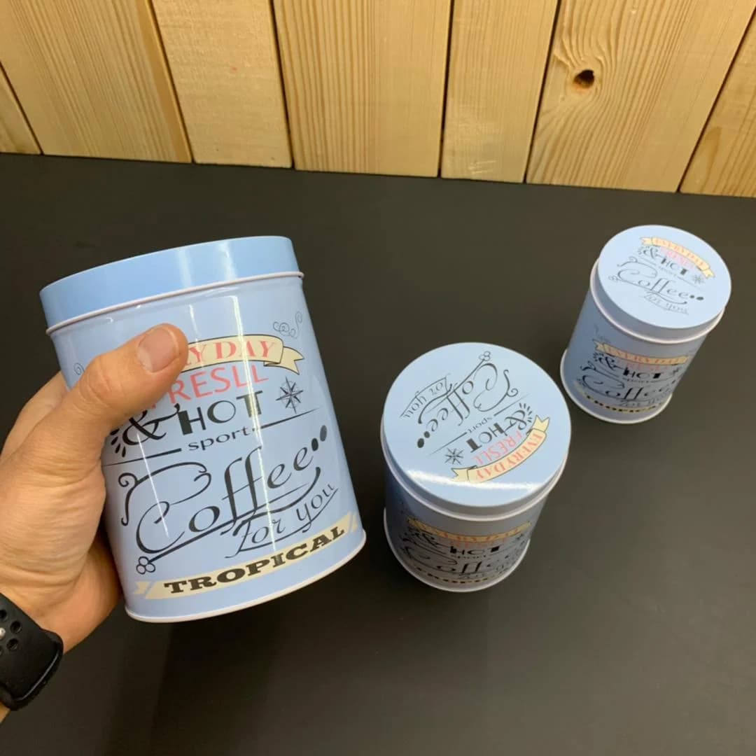 بانکه فلزی استوانه طرح FRESH HOT کد ۵۲۳ — تصویر ۳