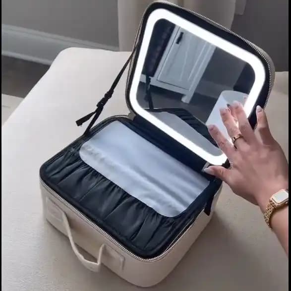 کیف لوازم آرایش آینه ال ای دی دار — تصویر ۵