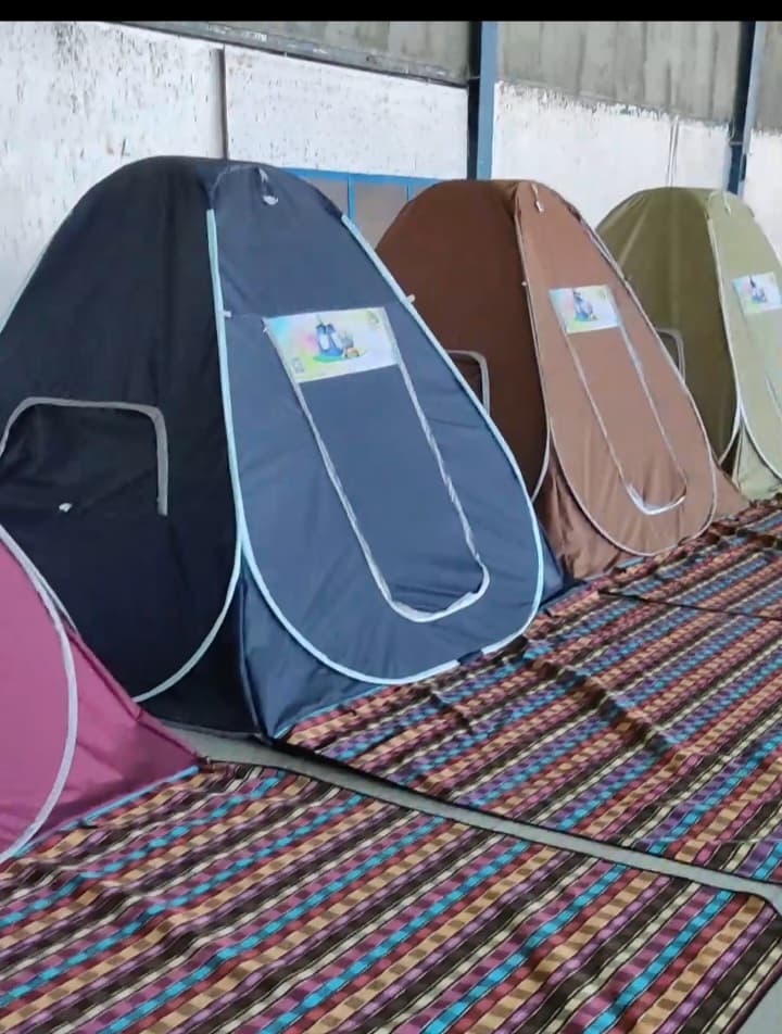 چادر مسافرتی ضد آب 4 نفره جنس برنو برزنتی ( با پنجره طرح ایتالیایی ) — تصویر ۵