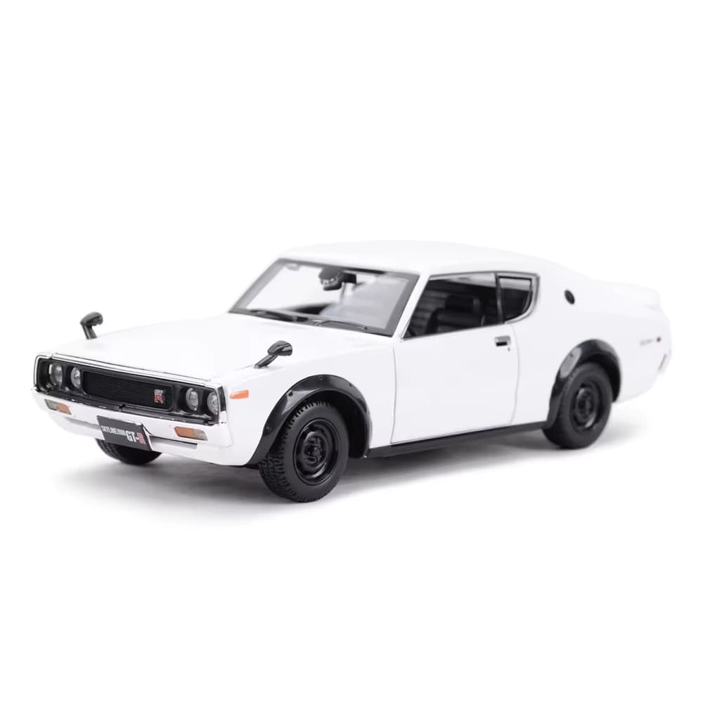 ماشین فلزی 1:24 مایستو مدل 1973 Nissan Skyline 2000 GT-R سفید — تصویر ۵