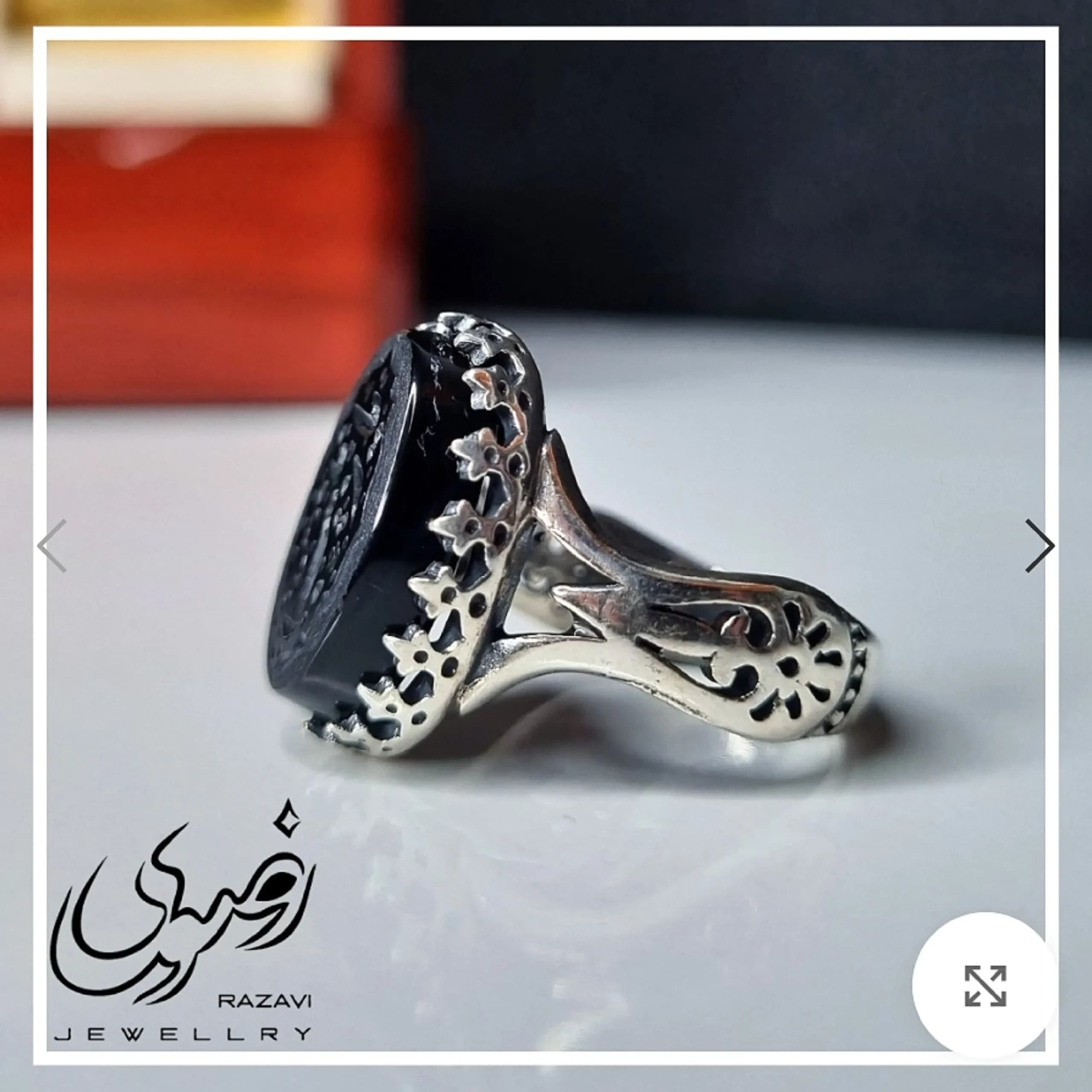 انگشتر نقره زنانه عیار 925 با نگین عقیق مشکی حکاکی دست استاد فتح — تصویر ۵