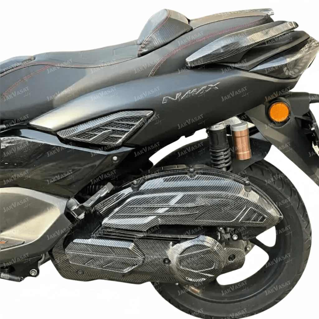 قاب درب کلاچ طرح کربن Nmax / کد کالا 000089 — تصویر ۳