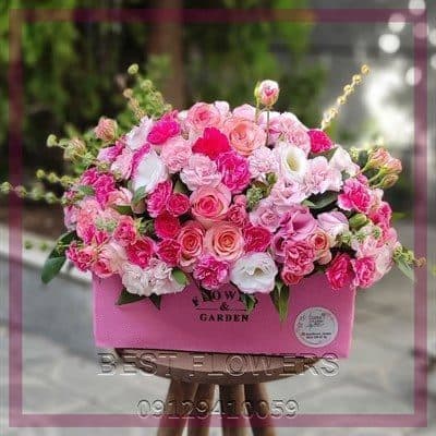گلفروشی نزدیک دریاچه چیتگر
