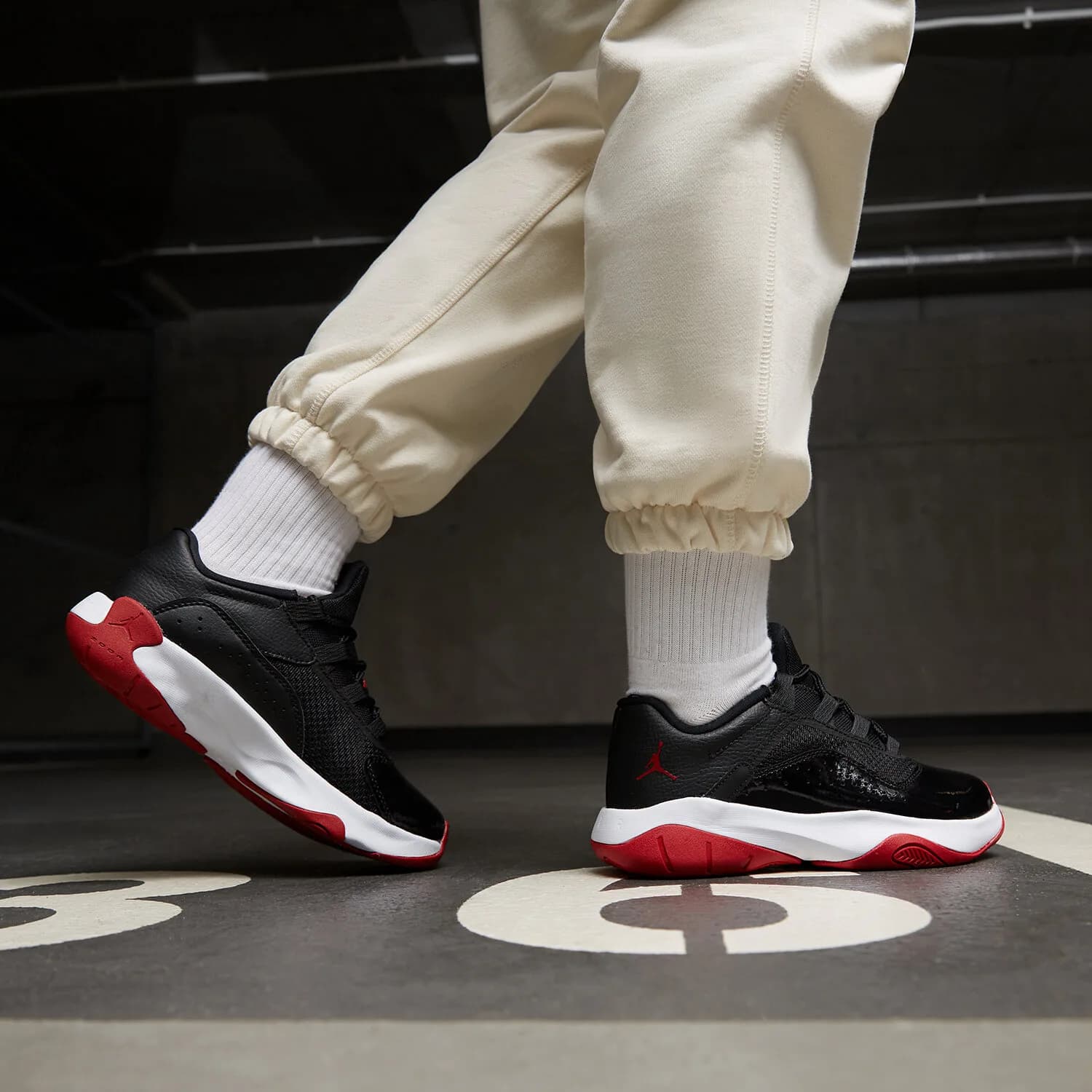 کفش بسکتبال Nike مدل Jordan 11 CMF – DM0851-005 — تصویر ۸