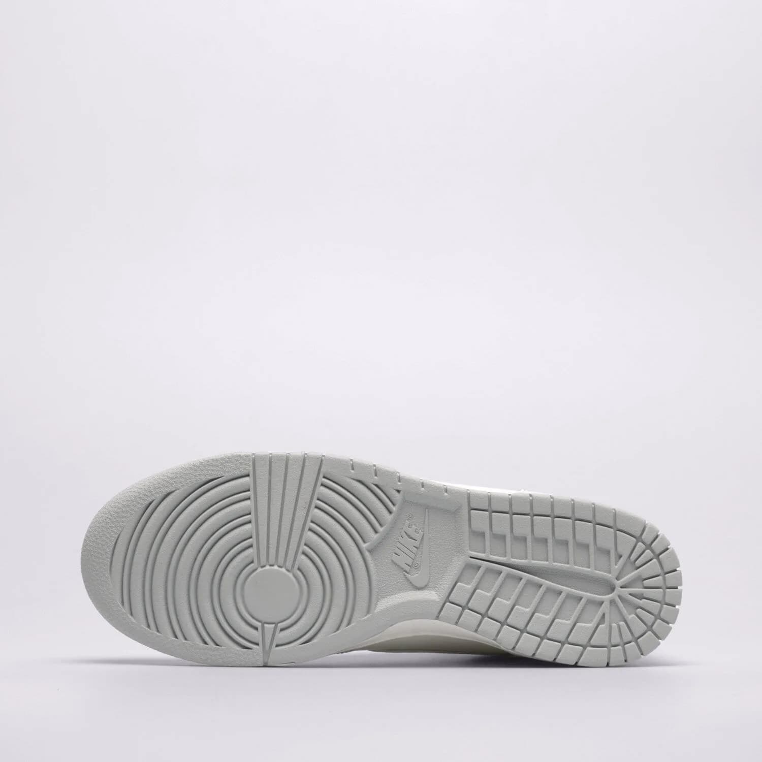 کتونی Nike مدل Dunk High Retro – FD6922-100 — تصویر ۴