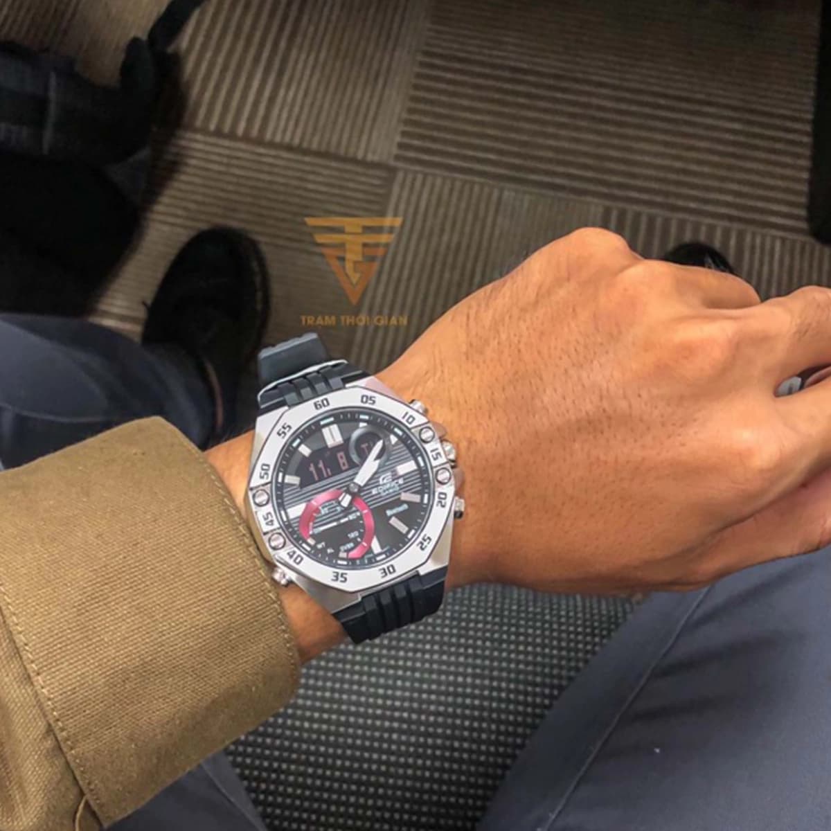 ساعت مچی مردانه کاسیو ادیفایس مدل Casio Edifice ECB-10P-1ADF — تصویر ۳