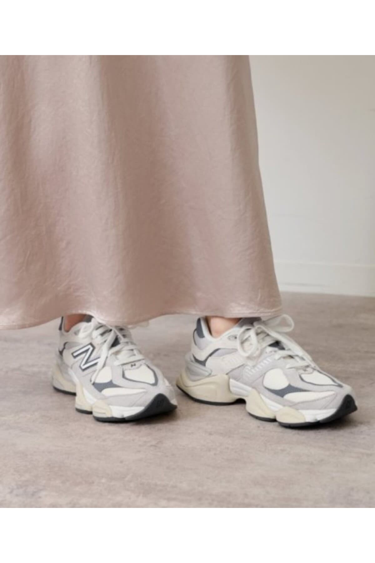 کفش اسنیکر نیو بالانس زنانه منسوجات کرم رنگ Authentic راسته کژوال/روزمره | New Balance U9060EEB VN — تصویر ۲