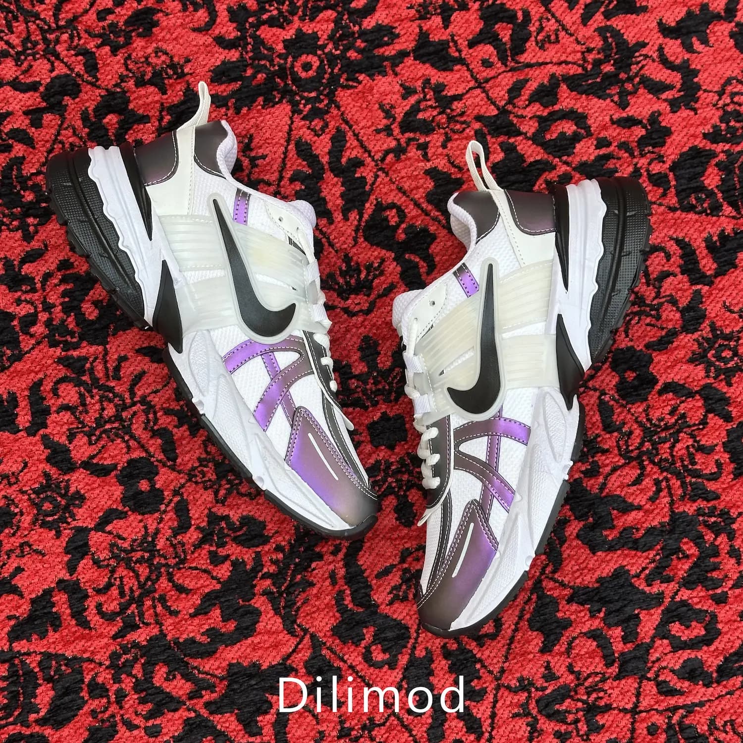 کتانی مردانه نایک v2k سفید مشکی بنفش مگسی — تصویر ۲